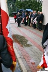 Uroczystość pod tablicą pamiątkową podporucznika Henryka Kuca