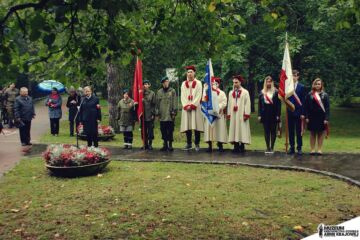 Uroczystość pod pomnikiem Komendanta Kazimierza Pilata