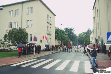 Uroczystość pod tablicą pamiątkową podporucznika Henryka Kuca