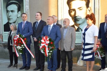 Od lewej Poseł RP Rafał Weber i Radni Miasta Stalowej Woli