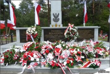 Cmentarz partyzancki w Osuchach. Największy cmentarz partyzancki w Polsce. (fot. fundacja KEDYW)