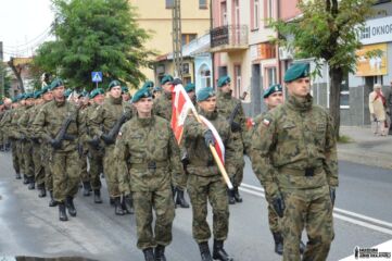 Procesja na Cmentarz Parafialny w Stalowej Woli - Rozwadowie (fot. Piotr Niemiec).
